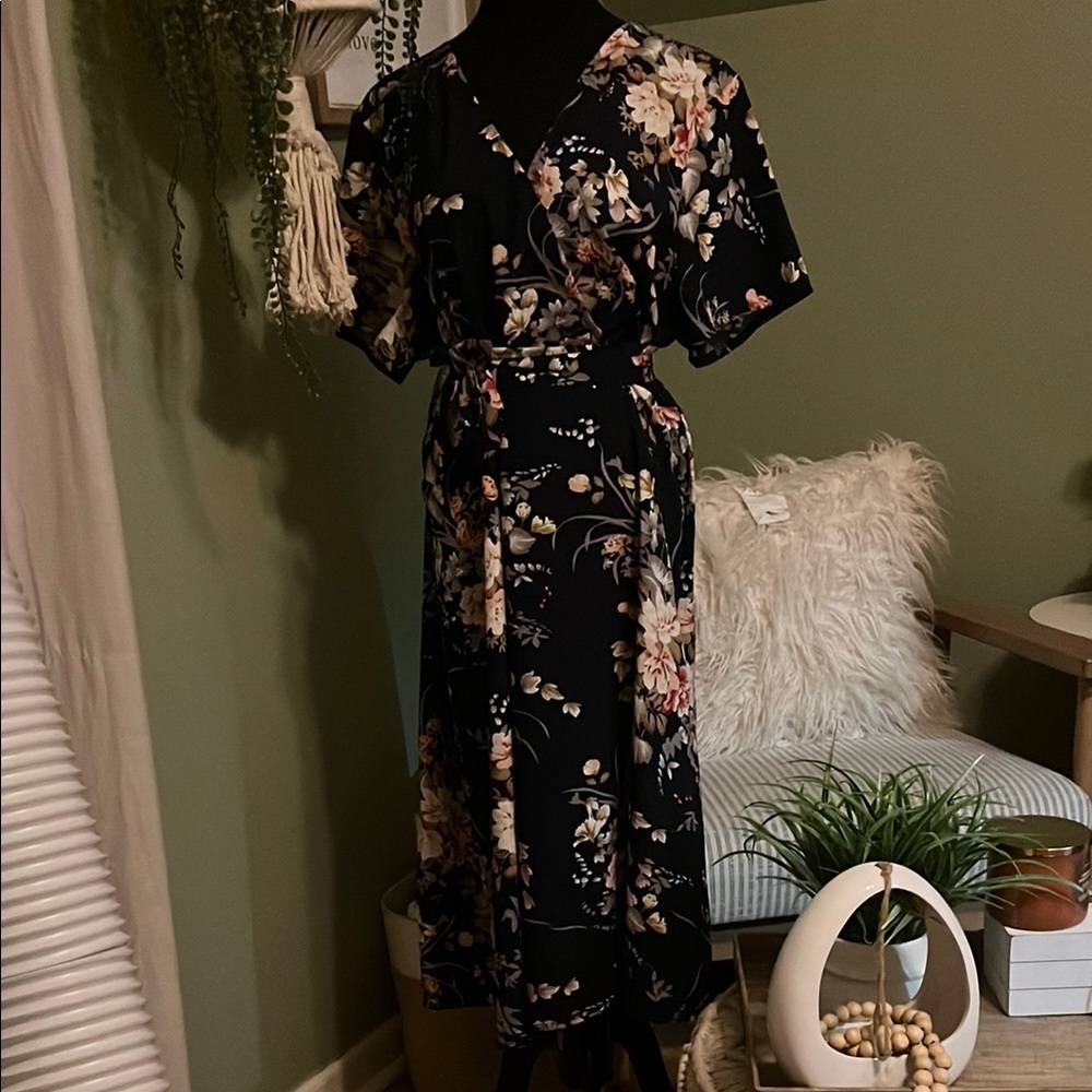 SHEIN Black Floral Midi Dress
